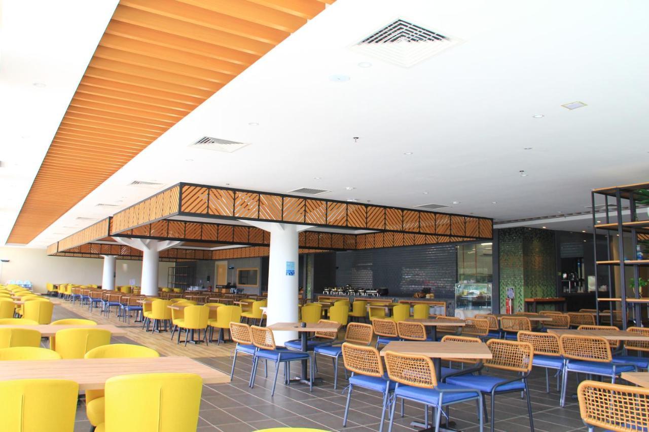 Amverton Cove Golf & Island Resort Banting  Ngoại thất bức ảnh