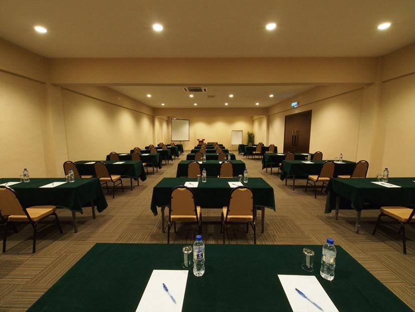 Amverton Cove Golf & Island Resort Banting  Ngoại thất bức ảnh